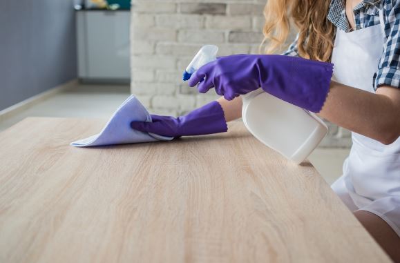 cach-ve-sinh-ban-lam-viec Cách bảo quản và vệ sinh bàn làm việc  
