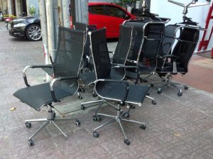ghe-van-phong-lung-luoi-cu-chat-luong-gia-re-300x224 Kinh nghiệm chọn mua ghế xoay cũ đảm bảo chất lượng  