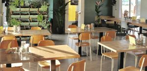 noi-that-quan-cafe-thanh-ly-300x145 Cách chọn mua nội thất quán cafe thanh lý  