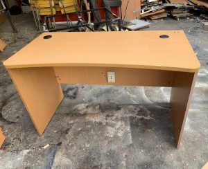 1m2-1-300x244 Cung cấp bàn làm việc cũ chất lượng giá rẻ TPHCM  