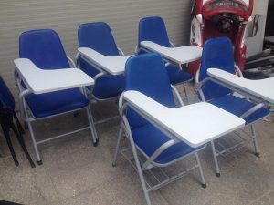 thanh-ly-ghe-xep-lien-ban-cu-gia-re-300x225 Nhận Thu Mua Ghế Gấp Liền Bàn Tại TPHCM  