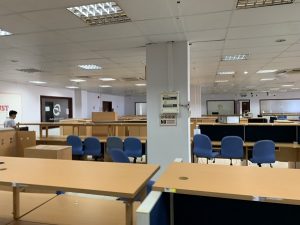 ban-ghe-van-phong-cu-thanh-ly-1-300x225 Vì sao nên chọn cửa hàng thanh lý hải đăng  