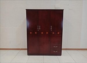 thanh-lý-tu-quan-ao-cũ-gia-re-300x220 Thanh lý tủ quần áo cũ ở đâu tại TPHCM giá rẻ?  