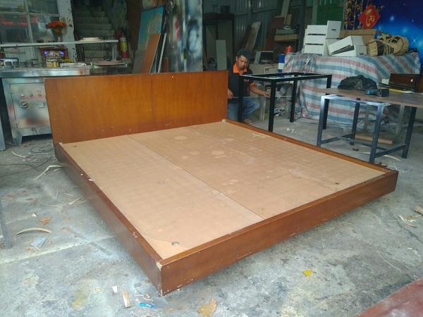 Thanh lý giường gỗ 1m8x2m cũ   z2337572842425_8c386d180b7fe25bbe74b1fc40ae1ea7 Thanh lý giường gỗ 1m8x2m cũ