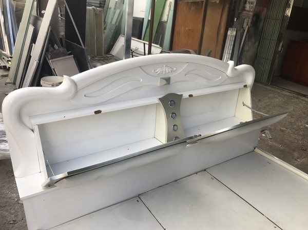 Thanh lý giường gỗ 1m8x2m trắng có hộc đầu giường cũ   z2284765841411_687d1da15b0d7b4ff6ffe35f729b03c5 Thanh lý giường gỗ 1m8x2m trắng có hộc đầu giường cũ
