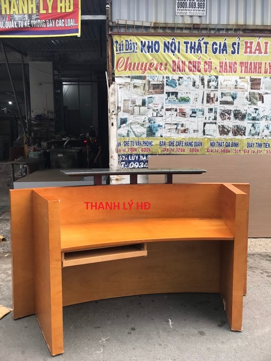 5-7 Quầy gỗ cũ 2m2 cao 1m1 sâu 60cm giá rẻ  