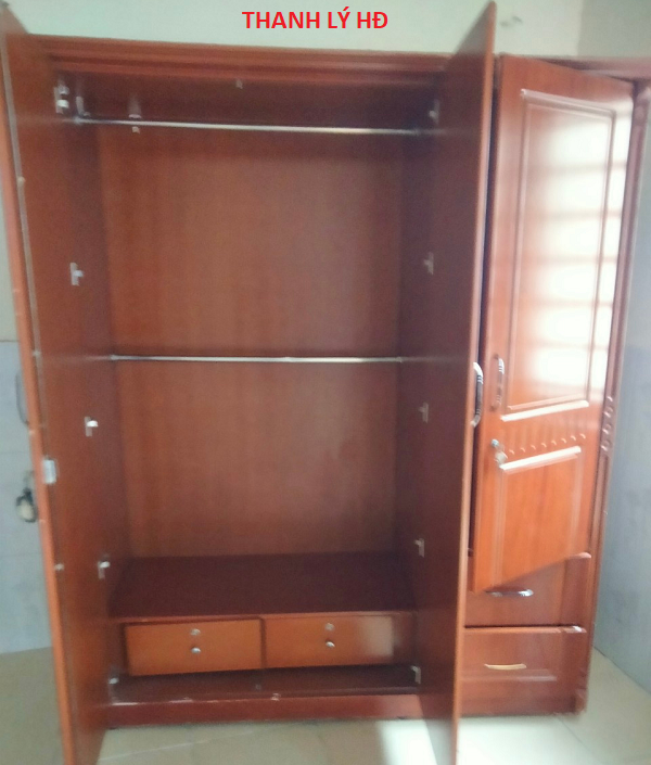 GHE-GIAM-DOC-CU-4 Tủ quần áo 3 cánh cũ màu nâu đỏ - TQAC141  