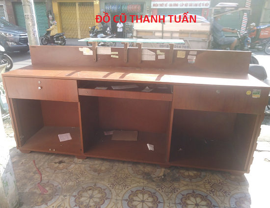 QUAY-LE-TAN Thanh lý quầy lễ tân cũ màu nâu đỏ - QC129  