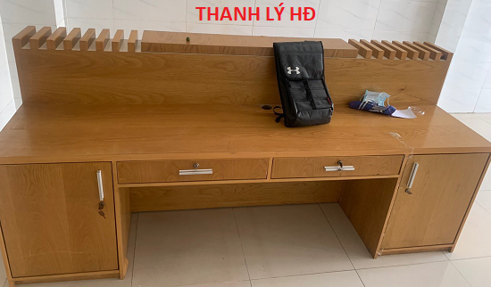 tu-quan-ao-2-5 Thanh lý quầy lễ tân cao cấp cũ giá rẻ - QC130  