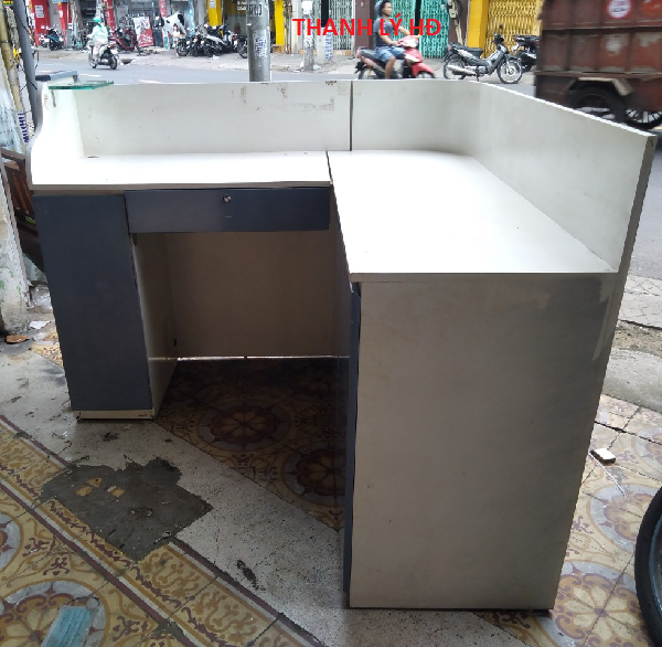 TU-QUAN-AO-CU-GIA-RE-3 Thanh lý quầy cũ giá rẻ - QC143  