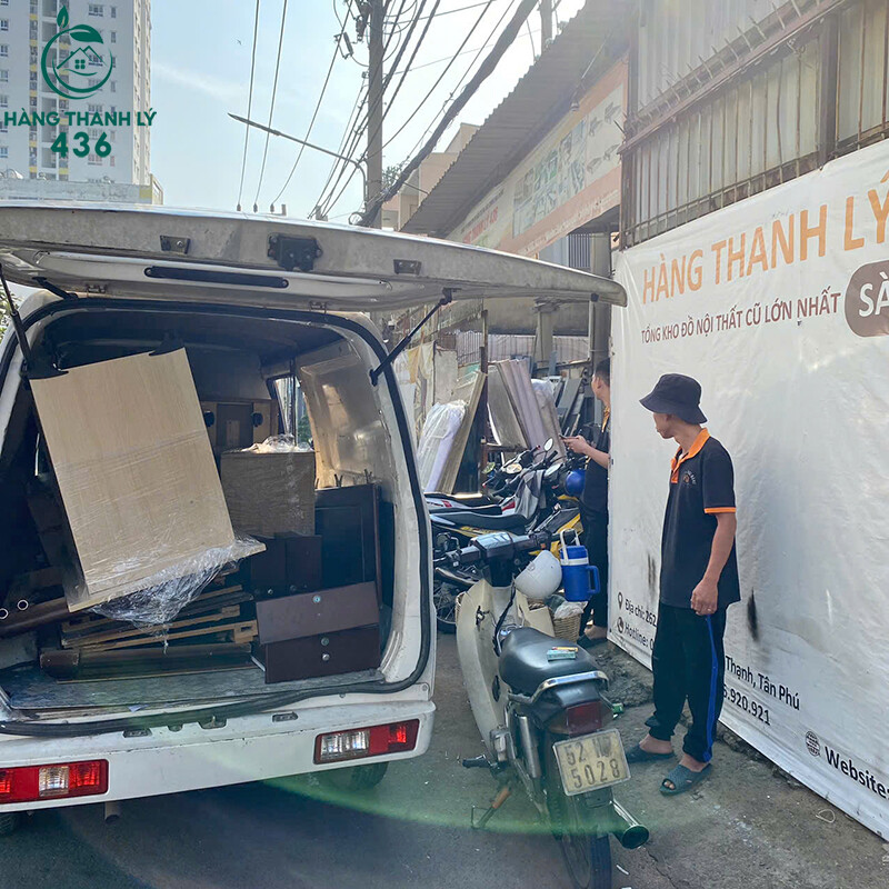 giao-hang-tai-Hang-Thanh-Ly-436-1 Đầu Năm 2025 Rộn Ràng Giao Hàng Tại Hàng Thanh Lý 436  