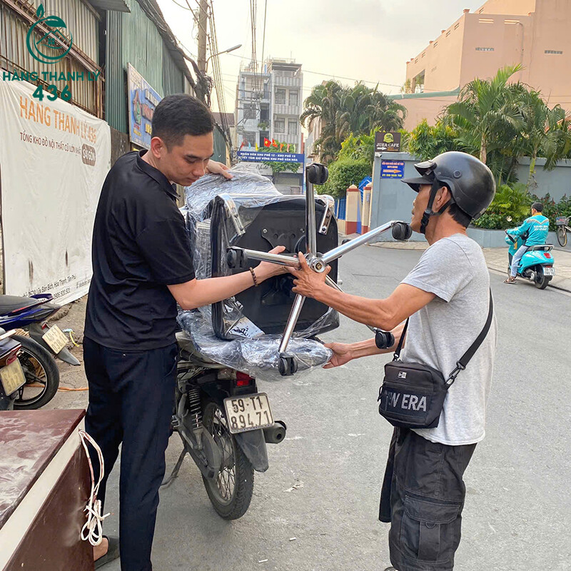 giao-hang-tai-Hang-Thanh-Ly-436-5 Đầu Năm 2025 Rộn Ràng Giao Hàng Tại Hàng Thanh Lý 436  