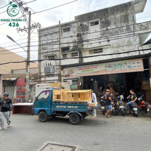 hinh-anh-hoat-dong-giao-hang-8-300x300 Hàng Thanh Lý 436 Khai Xuân Hoạt Động  