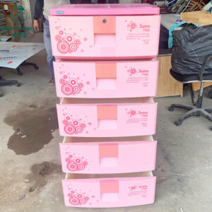 tu quan ao nhua cu (1)