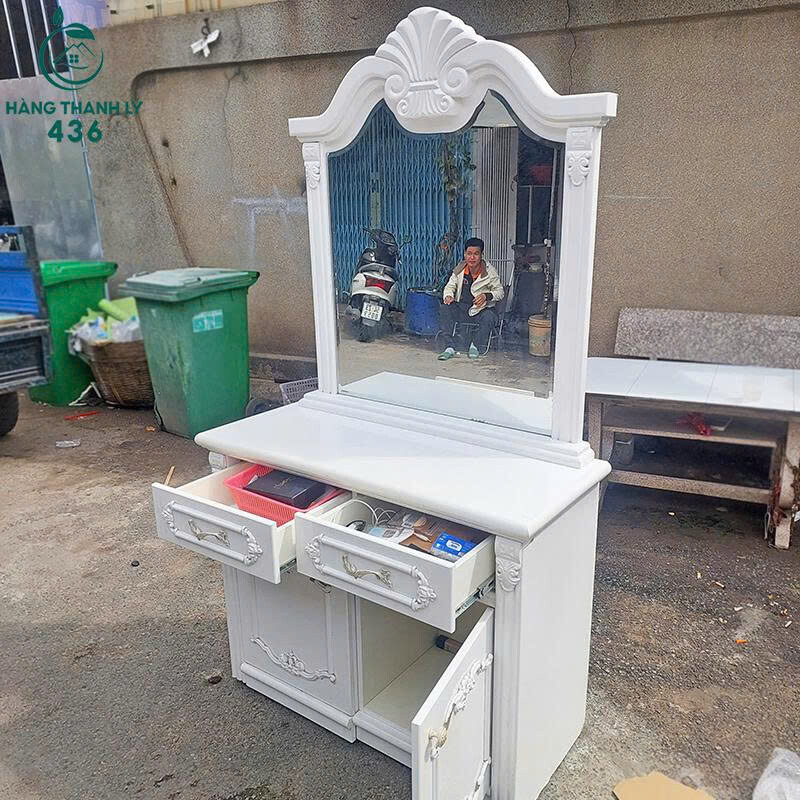 Bàn Trang Điểm Cũ Màu Trắng Gương Lớn Hiện Đại Kèm Ghế ban-trang-diem-2-1 Bàn Trang Điểm Cũ Màu Trắng Gương Lớn Hiện Đại Kèm Ghế