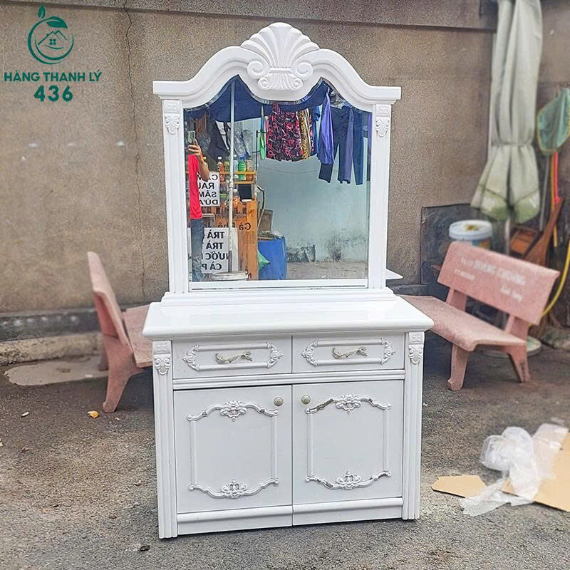 Bàn Trang Điểm Cũ Màu Trắng Gương Lớn Hiện Đại Kèm Ghế ban-trang-diem-cu-1-1 Bàn Trang Điểm Cũ Màu Trắng Gương Lớn Hiện Đại Kèm Ghế