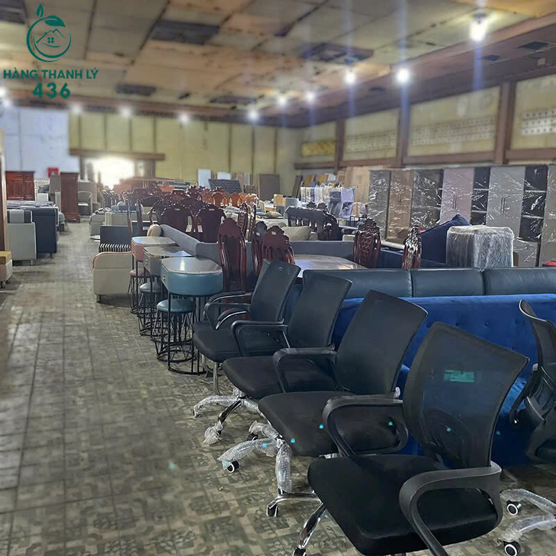 Khám Phá Kho Hàng Hơn 4000m² Đầy Ắp Đồ Văn Phòng Cũ Được Thu Về Mỗi Tuần trung-bay-ghe Khám Phá Kho Hàng Hơn 4000m² Đầy Ắp Đồ Văn Phòng Cũ Được Thu Về Mỗi Tuần