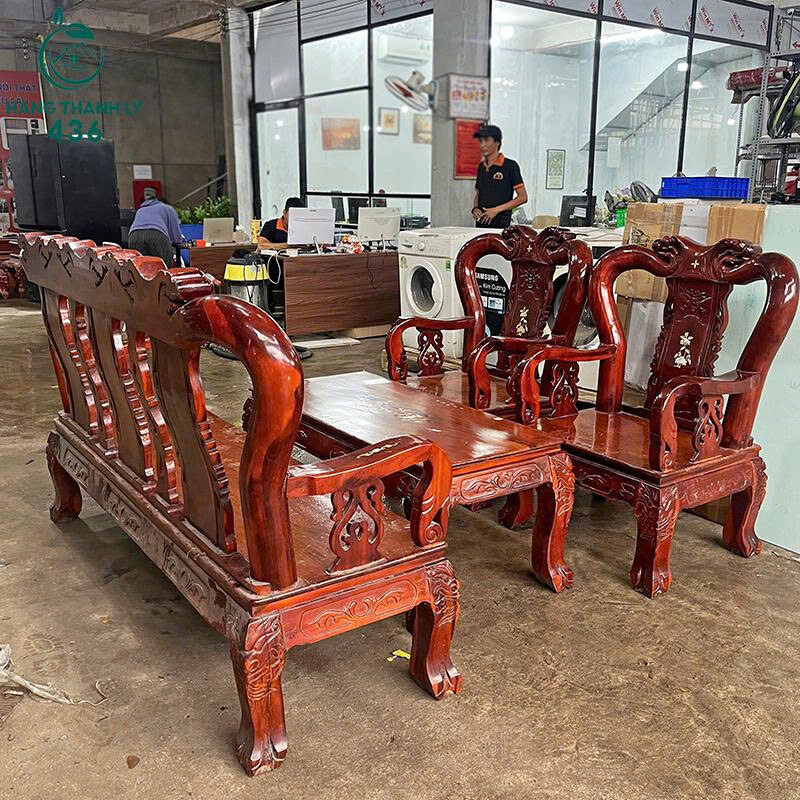 Bộ Salon Gỗ Tự Nhiên Cũ Chạm Khắc Hoa Văn Sang Trọng z7070102133723_f23c82b3c4ee5128ad028c7c92a38953 Bộ Salon Gỗ Tự Nhiên Cũ Chạm Khắc Hoa Văn Sang Trọng
