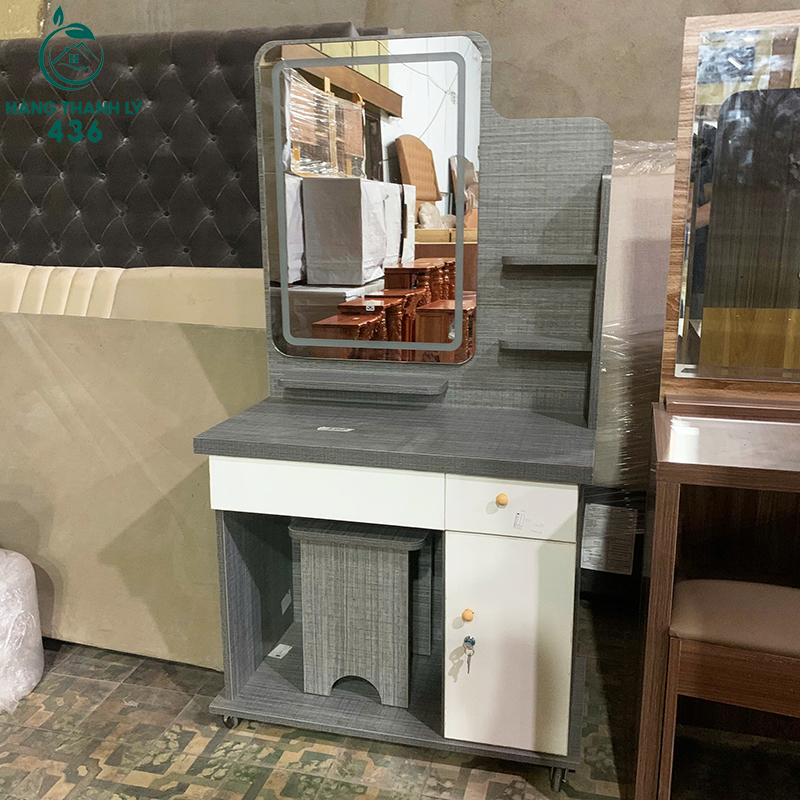 Bàn Trang Điểm Có Đèn Led Mới 99% (Nhiều Mẫu) ban-trang-diem-mau-trang-go-sang-tre-trung-moi-99-nhieu-mau-4 Bàn Trang Điểm Có Đèn Led Mới 99% (Nhiều Mẫu)