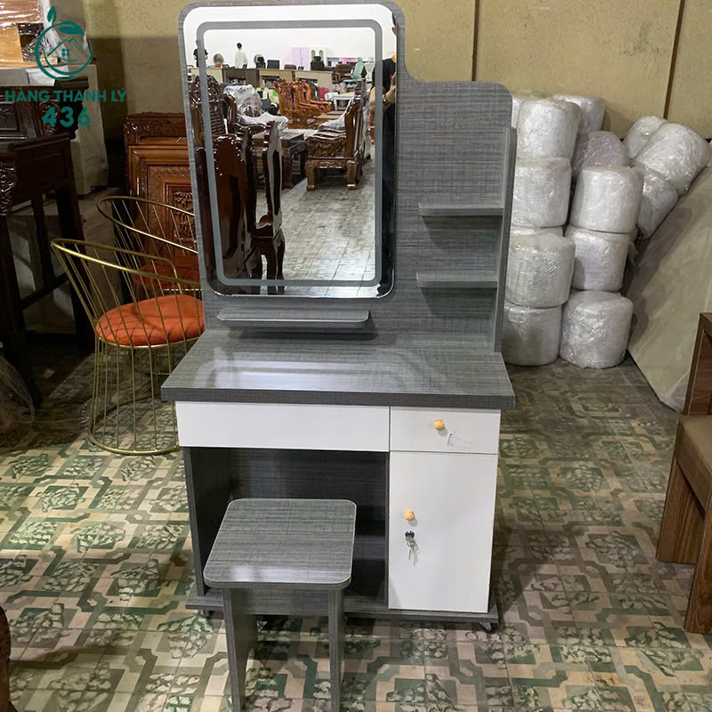 Bàn Trang Điểm Có Đèn Led Mới 99% (Nhiều Mẫu) ban-trang-diem-mau-trang-go-sang-tre-trung-moi-99-nhieu-mau-7 Bàn Trang Điểm Có Đèn Led Mới 99% (Nhiều Mẫu)