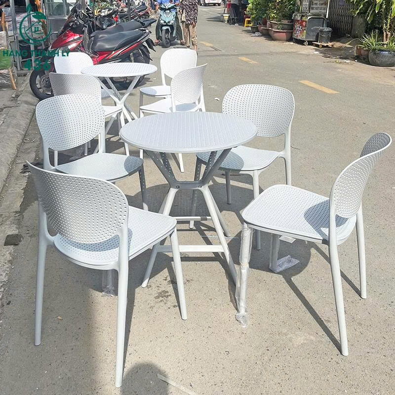 Bộ Bàn Tròn Ghế Nhựa Cho Quán Cafe Ngoài Trời Mới 99% (Nhiều Màu) bo-ban-ghe-c Bộ Bàn Tròn Ghế Nhựa Cho Quán Cafe Ngoài Trời Mới 99% (Nhiều Màu)