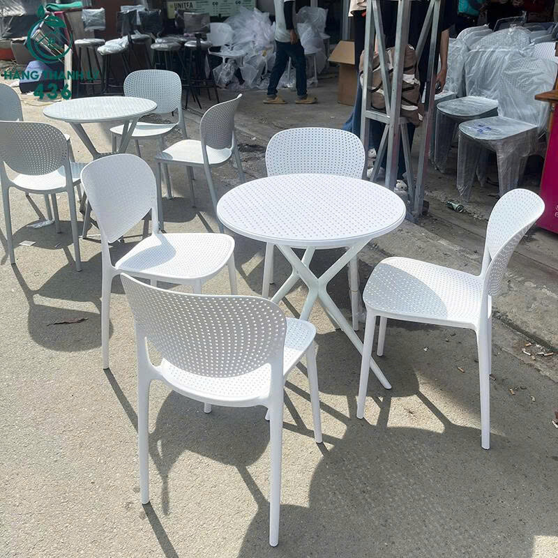 Bộ Bàn Tròn Ghế Nhựa Cho Quán Cafe Ngoài Trời Mới 99% (Nhiều Màu) bo-ban-ghe-cf-2 Bộ Bàn Tròn Ghế Nhựa Cho Quán Cafe Ngoài Trời Mới 99% (Nhiều Màu)