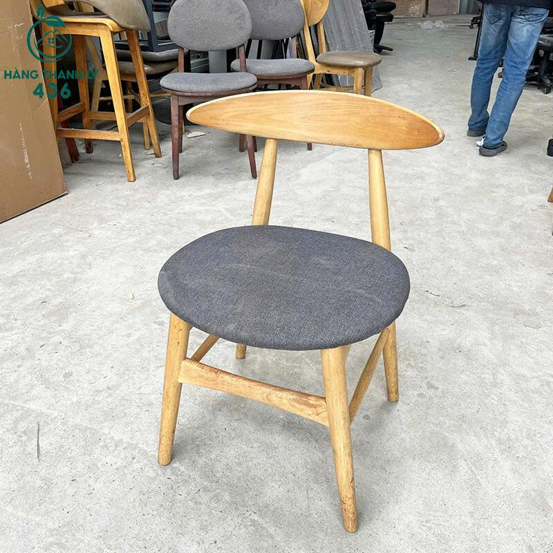Ghế Cafe Cũ Nệm Vải Màu Xám Khung Gỗ Bền Đẹp ghe-cf-2-1 Ghế Cafe Cũ Nệm Vải Màu Xám Khung Gỗ Bền Đẹp