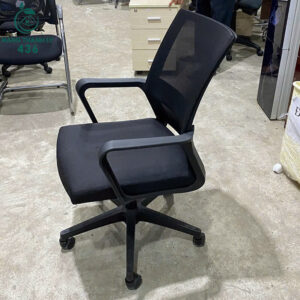 ghe-van-phong-lung-luoi-chan-quy-cu-khung-cung-cap