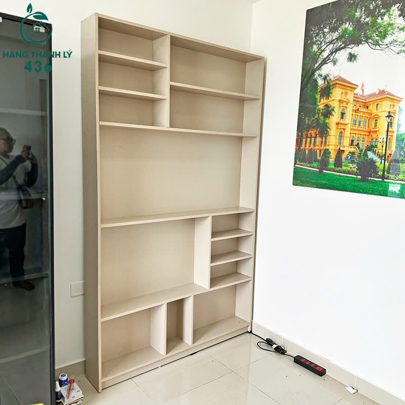 Kệ Trưng Bày Cũ Gỗ Màu Kem Thiết Kế Nhiều Tầng   ke-nhieu-ngan-4 Kệ Trưng Bày Cũ Gỗ Màu Kem Thiết Kế Nhiều Tầng