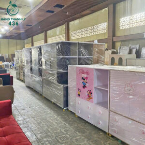 tu-quan-ao-1-2-300x300 Một Ngày Ở Kho 436 – Hàng Chục Mẫu Tủ Quần Áo Mới Cập Bến  