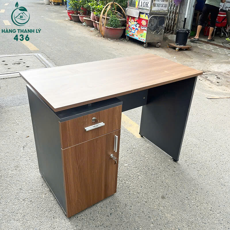 Bàn Làm Việc Cũ Gỗ Màu Nâu Nhỏ Gọn   z6953773739638_c374bf051bbe6628dbd4cb8fa4ac829c Bàn Làm Việc Cũ Gỗ Màu Nâu Nhỏ Gọn