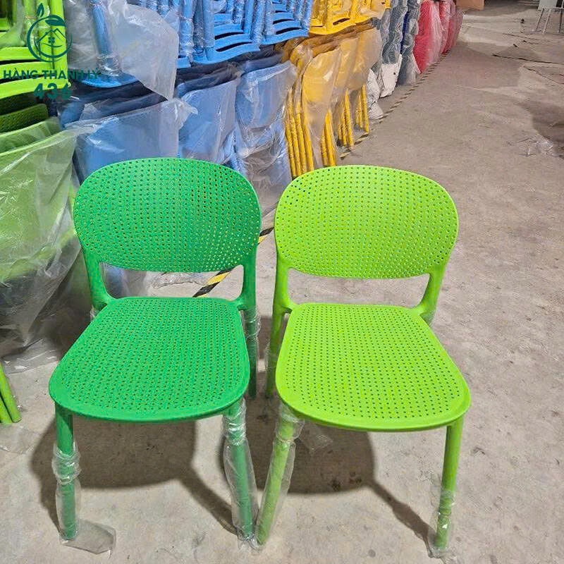 Bộ Bàn Tròn Ghế Nhựa Cho Quán Cafe Ngoài Trời Mới 99% (Nhiều Màu) z7076933920109_3960564541e5f3c20af1cbcbd6da70d3 Bộ Bàn Tròn Ghế Nhựa Cho Quán Cafe Ngoài Trời Mới 99% (Nhiều Màu)