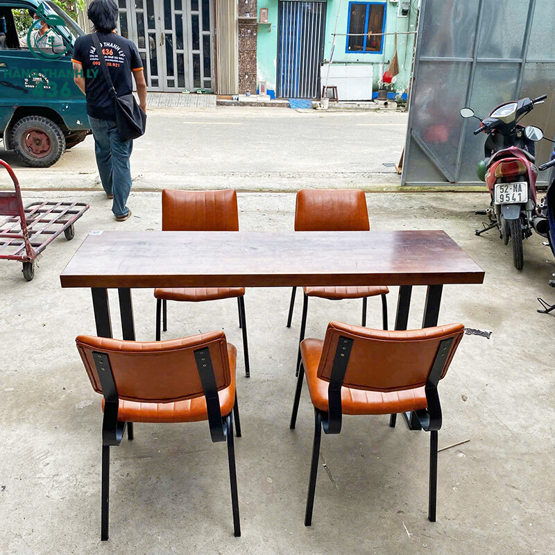 Bàn Cafe Cũ 1M5 Mặt Gỗ Dày Chân Kim Loại Đen Bền Bỉ z6980062373840_c92be71fd30389818fb683303ff74bf1-copy Bàn Cafe Cũ 1M5 Mặt Gỗ Dày Chân Kim Loại Đen Bền Bỉ