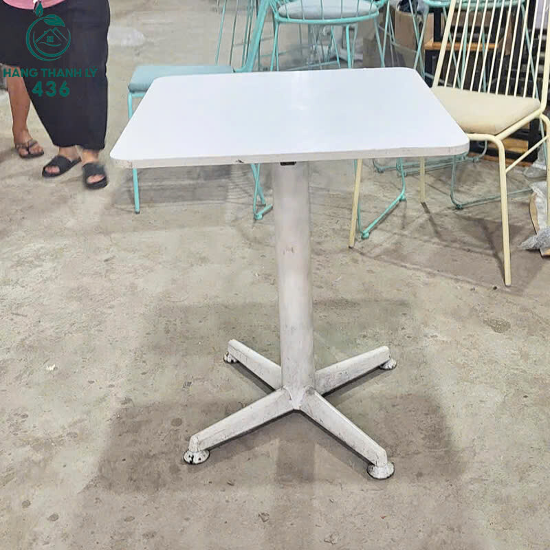 Bàn Vuông Chân Trụ Cũ Màu Trắng To Rộng Rãi Giá Rẻ z6988061593313_5d517356fa80712fb346d448aa3a79e8 Bàn Vuông Chân Trụ Cũ Màu Trắng To Rộng Rãi Giá Rẻ