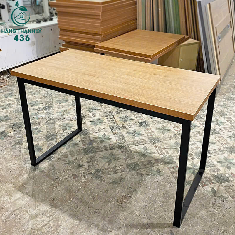 Bàn Làm Việc Gọn Nhẹ Đơn Giản Khung Chắc Chắn Mới 99% z6991716671174_8e50efc8ae44d171fde87b43d3e17de9 Bàn Làm Việc Gọn Nhẹ Đơn Giản Khung Chắc Chắn Mới 99%
