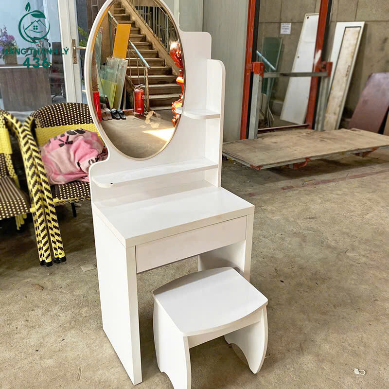 Bàn Trang Điểm Cũ Kèm Ghế Màu Trắng Thiết Kế Đơn Giản   z6999200087871_21ecaed89bd6a23d7f1266deac0a74b5 Bàn Trang Điểm Cũ Kèm Ghế Màu Trắng Thiết Kế Đơn Giản