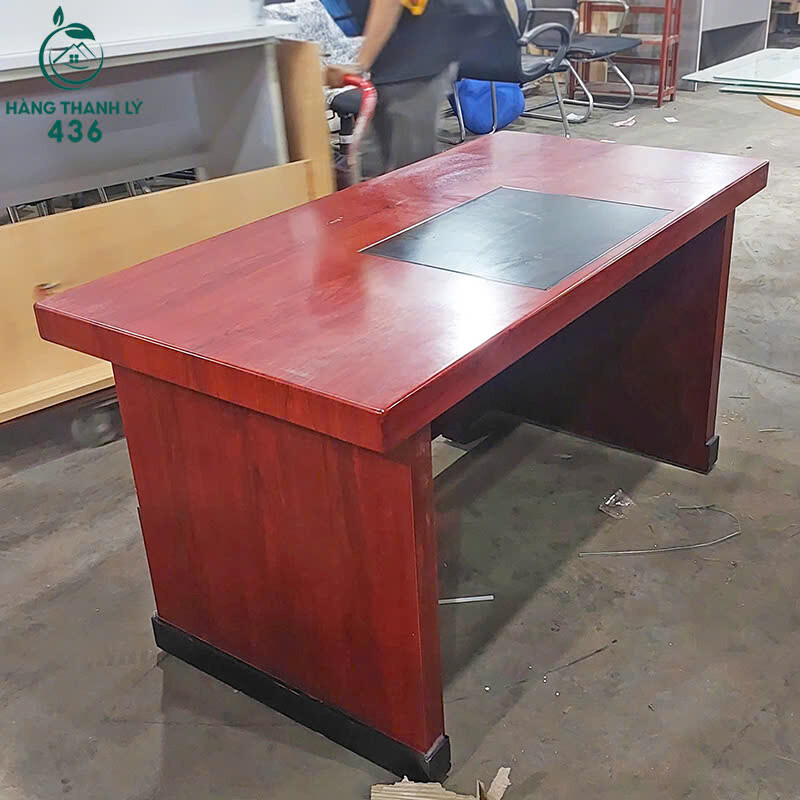 Bàn Giám Đốc 1M4 Cũ Gỗ Kiểu Dáng Đơn Giản Bền Đẹp Sang Trọng   z7004528111199_a569666637490dbb8d9b9a1bb38b1fbe-1 Bàn Giám Đốc 1M4 Cũ Gỗ Kiểu Dáng Đơn Giản Bền Đẹp Sang Trọng