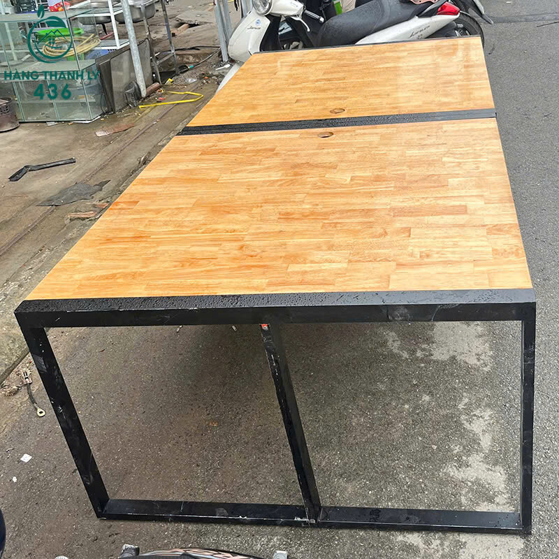 Bàn Họp Cũ 2M4X1M2 Gỗ Sáng Bóng Khung Sắt Chắc Chắn z7007877386005_673cd76144d2d8fd693ac9301208315f Bàn Họp Cũ 2M4X1M2 Gỗ Sáng Bóng Khung Sắt Chắc Chắn