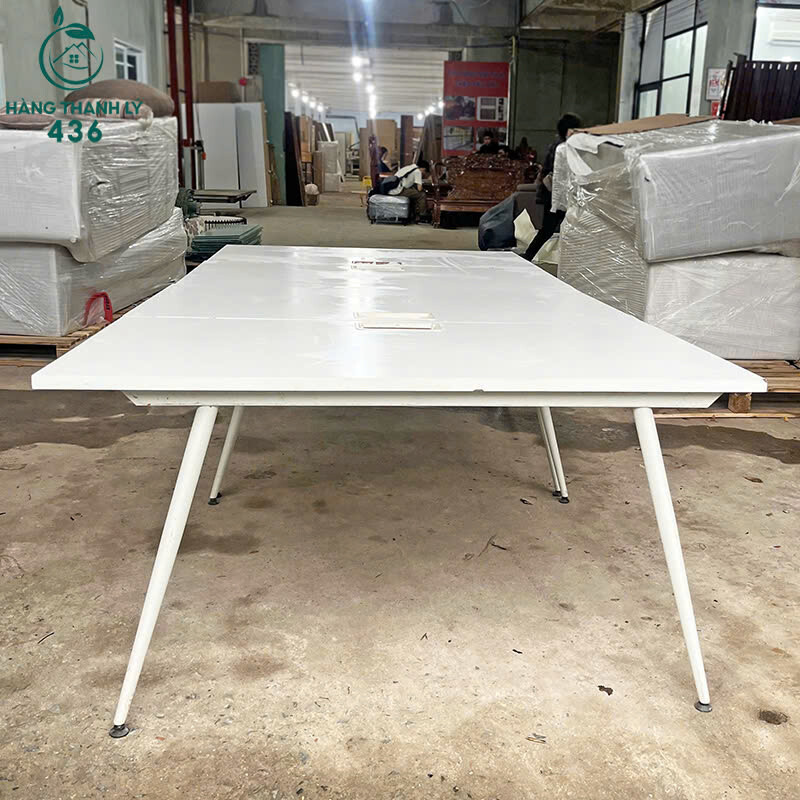 Bàn Làm Việc Cũ 1M4X2M8 Màu Trắng Chân Kim Loại Chắc Chắn z7012634839120_223072a91bd43057e0aebcbbbda28171 Bàn Làm Việc Cũ 1M4X2M8 Màu Trắng Chân Kim Loại Chắc Chắn