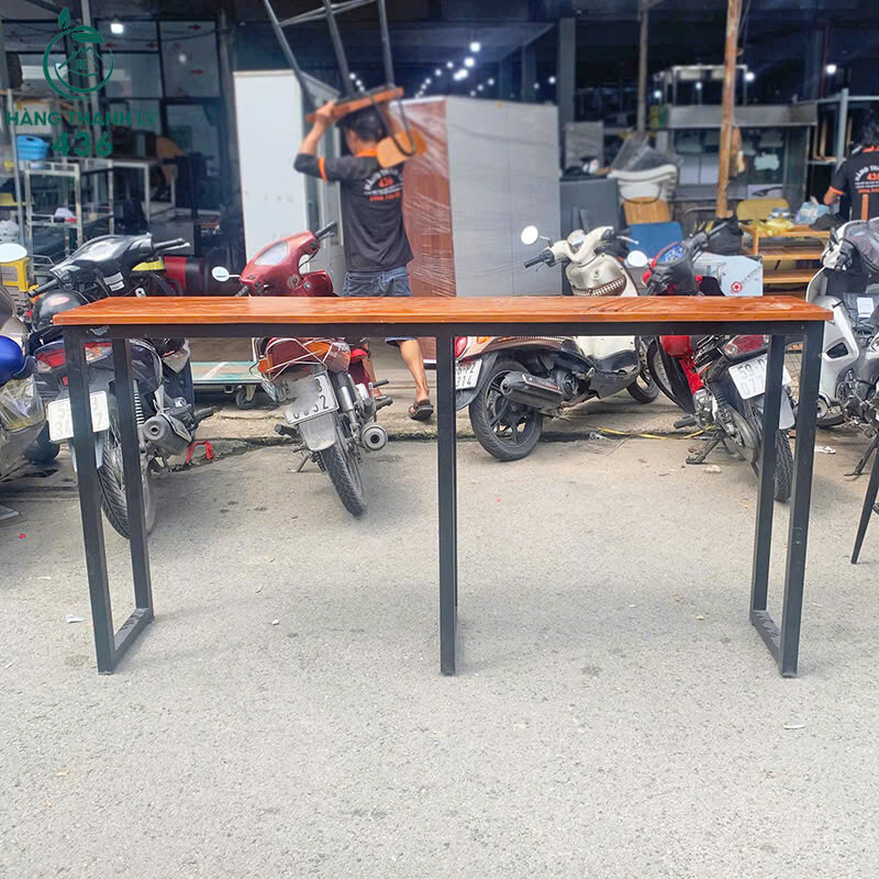 Bàn Cafe Cũ Chân Sắt Chữ U Mặt Gỗ Nâu Cũ Bền Đẹp z7012642138527_b1b07e7e270729eedbd1587f13c2bb74 Bàn Cafe Cũ Chân Sắt Chữ U Mặt Gỗ Nâu Cũ Bền Đẹp