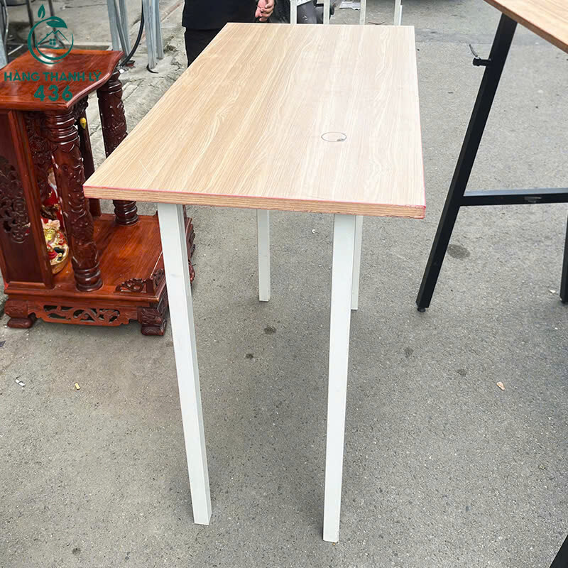 Bàn Cafe Cũ Chân Kim Loại Trắng Mặt Gỗ Nâu Sáng Giá Rẻ z7013854323336_bcb2ac7177df4793a07454d40f6cfa46 Bàn Cafe Cũ Chân Kim Loại Trắng Mặt Gỗ Nâu Sáng Giá Rẻ