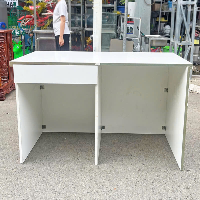 Bàn Làm Việc 1M2 Cũ Màu Trắng Đơn Giản Gọn Nhẹ Có Hộc z7013855096531_9c68e6f891fd54ac4dedccd583b1e4e3 Bàn Làm Việc 1M2 Cũ Màu Trắng Đơn Giản Gọn Nhẹ Có Hộc