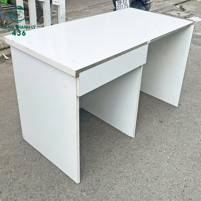 Bàn Làm Việc 1M2 Cũ Màu Trắng Đơn Giản Gọn Nhẹ Có Hộc z7013855240406_1c3de80e68f47a682b0196c268fe640b Bàn Làm Việc 1M2 Cũ Màu Trắng Đơn Giản Gọn Nhẹ Có Hộc