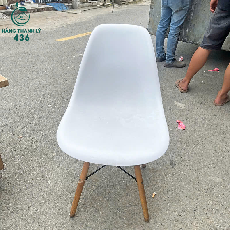 Ghế Cafe Cũ Nhựa Trắng Chân Gỗ Tựa Lưng Hiện Đại z7013855379062_177bc521a163bdb6a9158059b76ae80d Ghế Cafe Cũ Nhựa Trắng Chân Gỗ Tựa Lưng Hiện Đại