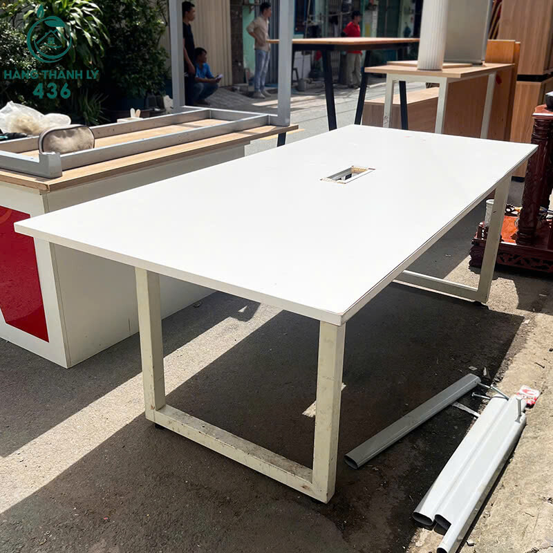 Bàn Làm Việc Cũ Chân Sắt Sơn Trắng Thiết Kế Hiện Đại z7013860024428_41f2254476be77b4d0bab9a14ac7e679 Bàn Làm Việc Cũ Chân Sắt Sơn Trắng Thiết Kế Hiện Đại