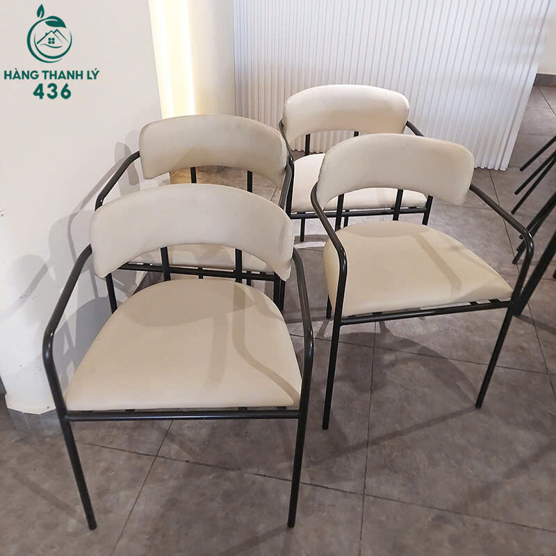 Ghế Cafe Cũ Nệm Êm Màu Kem Thiết Kế Có Tay Cầm Sắt z7014091471474_4d80baea8a241115aa156d02a926038e Ghế Cafe Cũ Nệm Êm Màu Kem Thiết Kế Có Tay Cầm Sắt