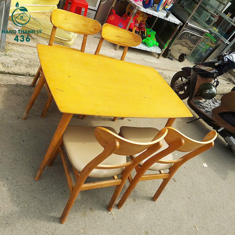 Bộ Bàn Ăn Gỗ Cũ 4 Ghế Tựa Lưng Cong Thiết Kế Đơn Giản z7019847167724_07af19491d807443cf00c108f2fa9164 Bộ Bàn Ăn Gỗ Cũ 4 Ghế Tựa Lưng Cong Thiết Kế Đơn Giản