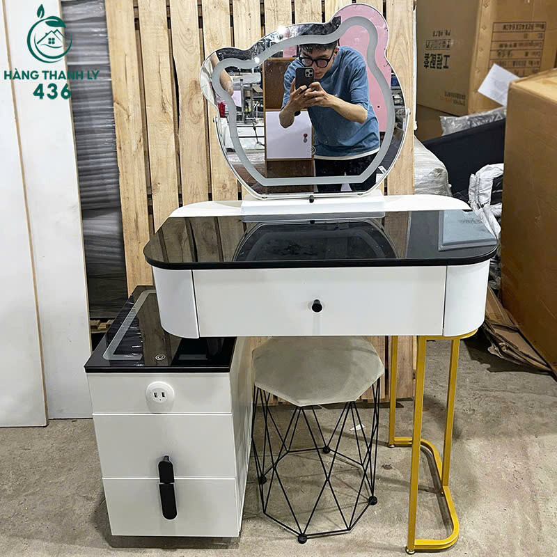 Bàn Trang Điểm Kèm Gương Gấu Đáng Yêu Trắng Đen Cũ z7023466967606_20378ac573a23908fce8c0e0cccf8d64 Bàn Trang Điểm Kèm Gương Gấu Đáng Yêu Trắng Đen Cũ