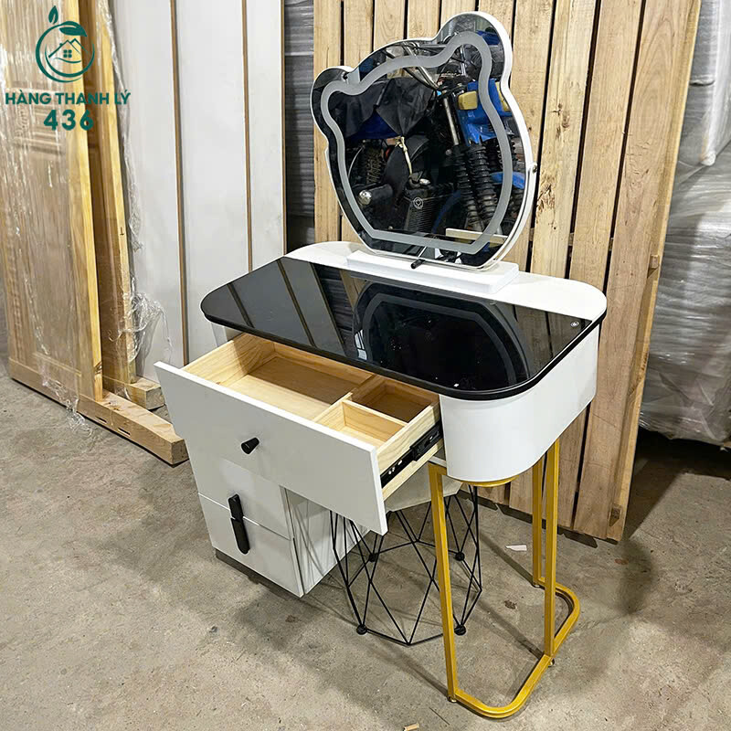 Bàn Trang Điểm Kèm Gương Gấu Đáng Yêu Trắng Đen Cũ z7023467089152_599a509e14586d0fbc0b967f19737765 Bàn Trang Điểm Kèm Gương Gấu Đáng Yêu Trắng Đen Cũ