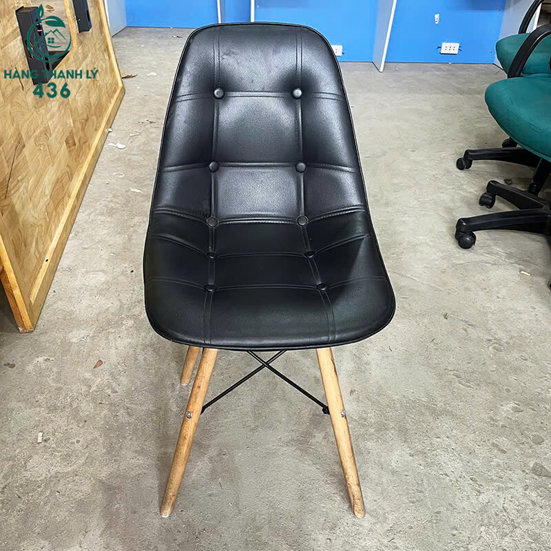 Ghế Cafe Eames Bọc Da Có Cúc Chân Gỗ Giằng Sắt Cũ z7024890011161_2da5a8f7b054a9f8f6653e86ace70cfd Ghế Cafe Eames Bọc Da Có Cúc Chân Gỗ Giằng Sắt Cũ
